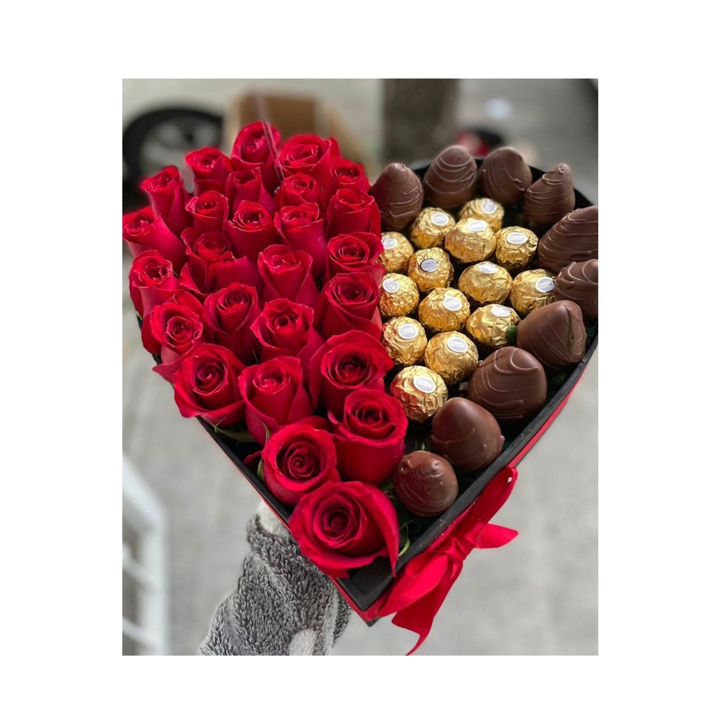 Caja corazón chocolates con rosas - Sweet Surprise Boutique