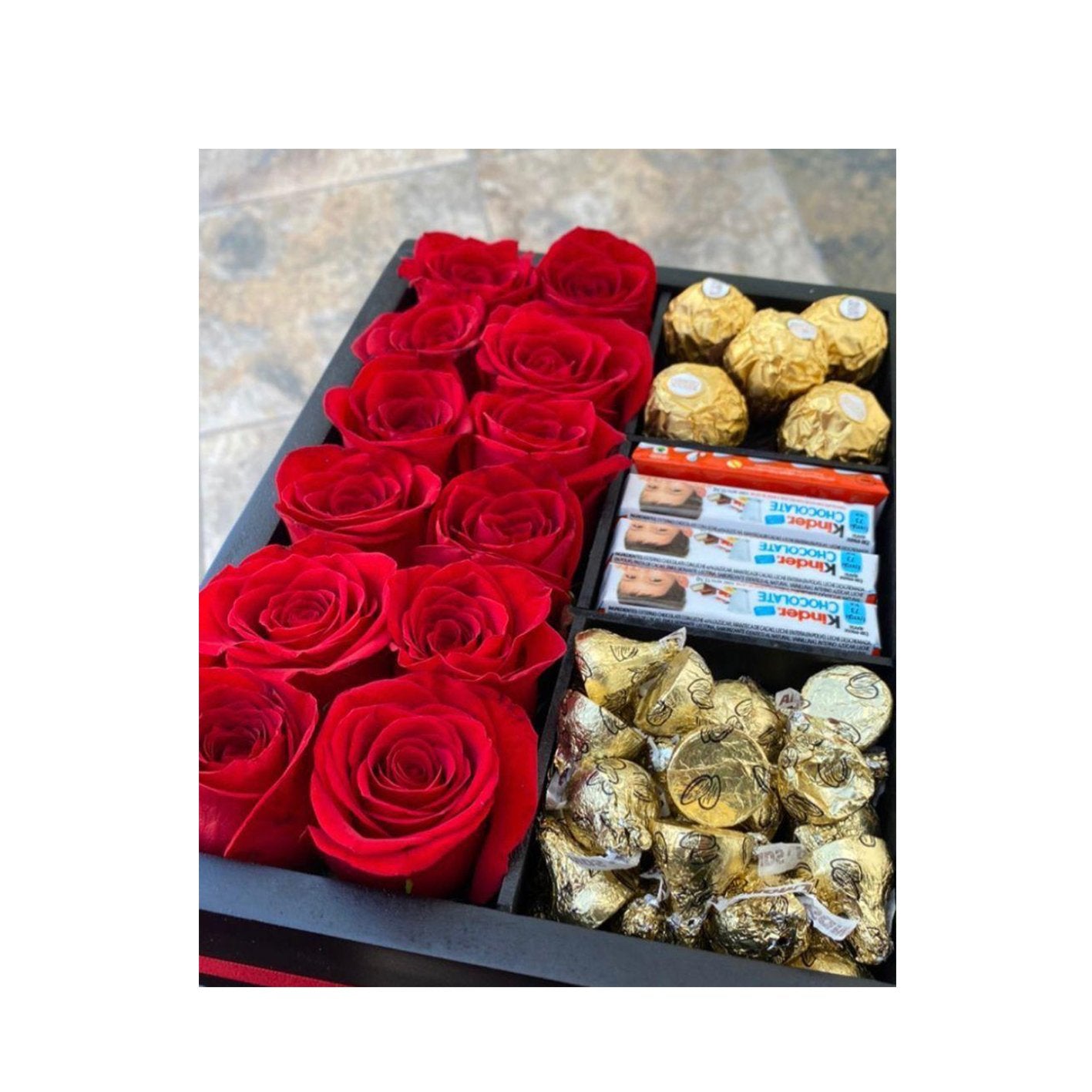 Caja rellena de chocolates y rosas - Sweet Surprise Boutique