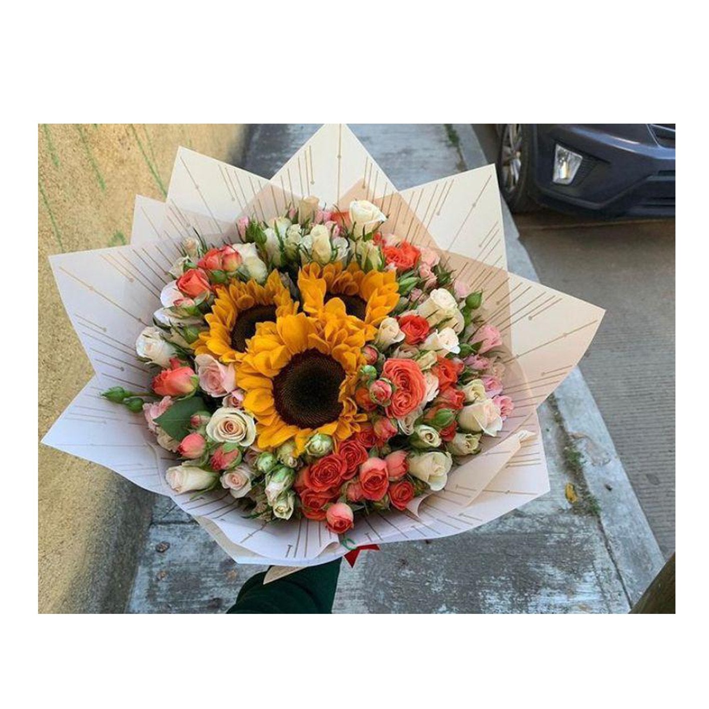 Ramo de girasoles y rosas variadas - Sweet Surprise Boutique